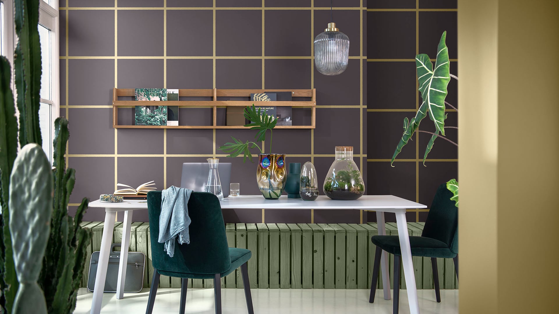 Hoe schilder je een ruitpatroon op een muur met de Flexa Kleur van het Jaar | Flexa